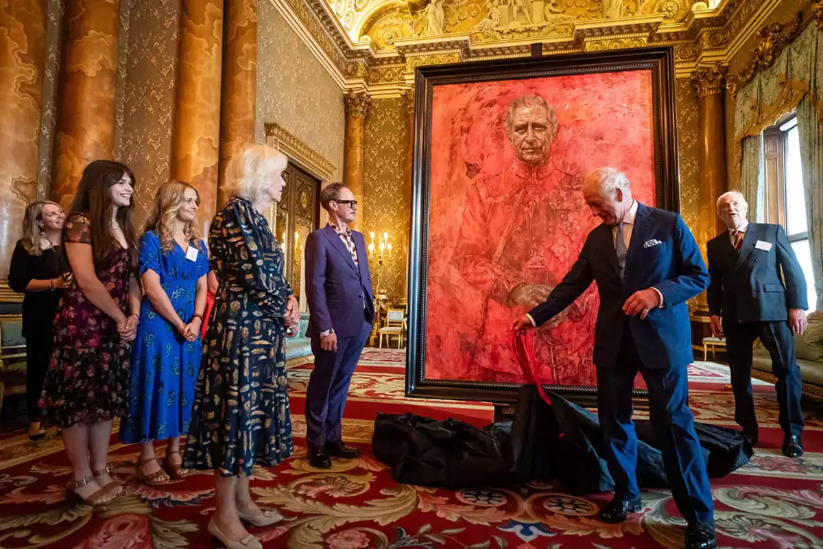 Desvelan un retrato oficial del rey Carlos III