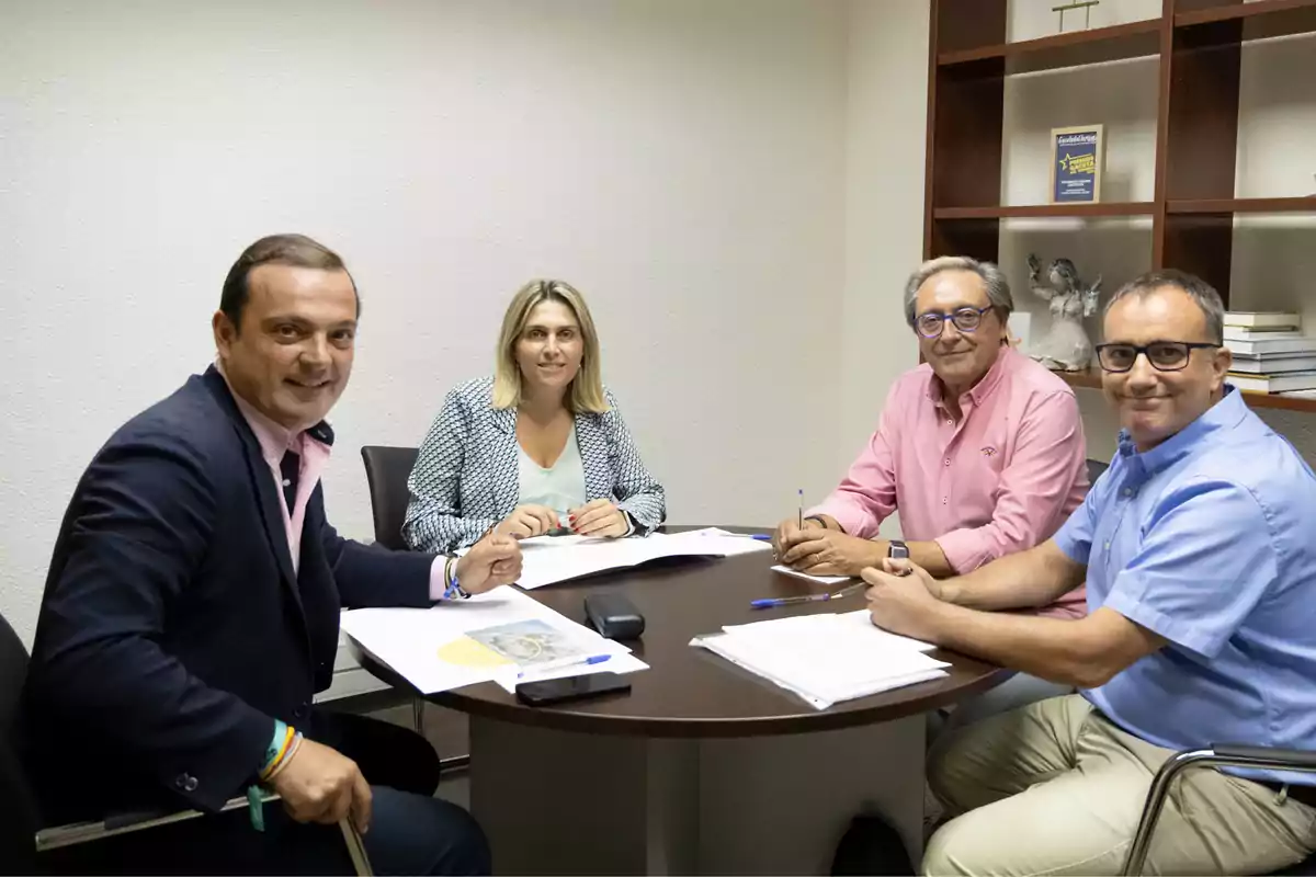 Marta Barrachina, presidenta de la Diputacion de Castellon, durante la reunión