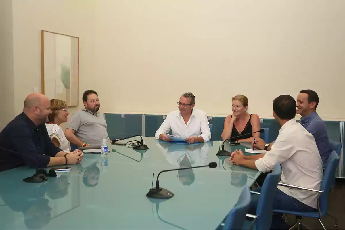 El presidente de la Diputación de Alicante, Toni Pérez, reunido con alcaldes