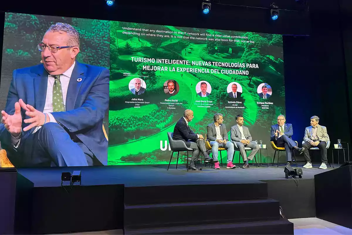 El presidente de la Diputación de Alicante en el foro ‘Greencities & S-Moving 2024’ en Málaga