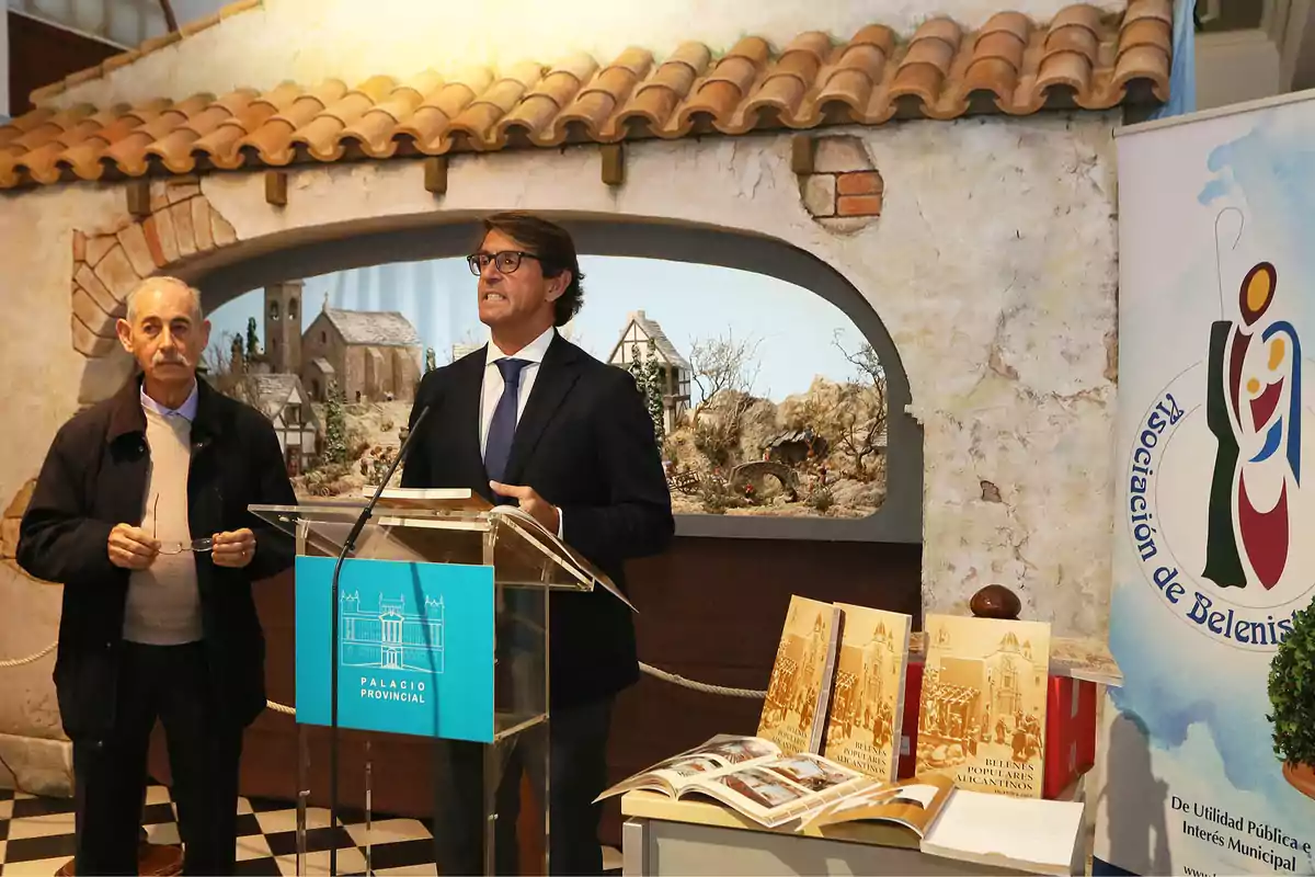 El diputado de Cultura, Juan de Dios Navarro, durante la inauguración