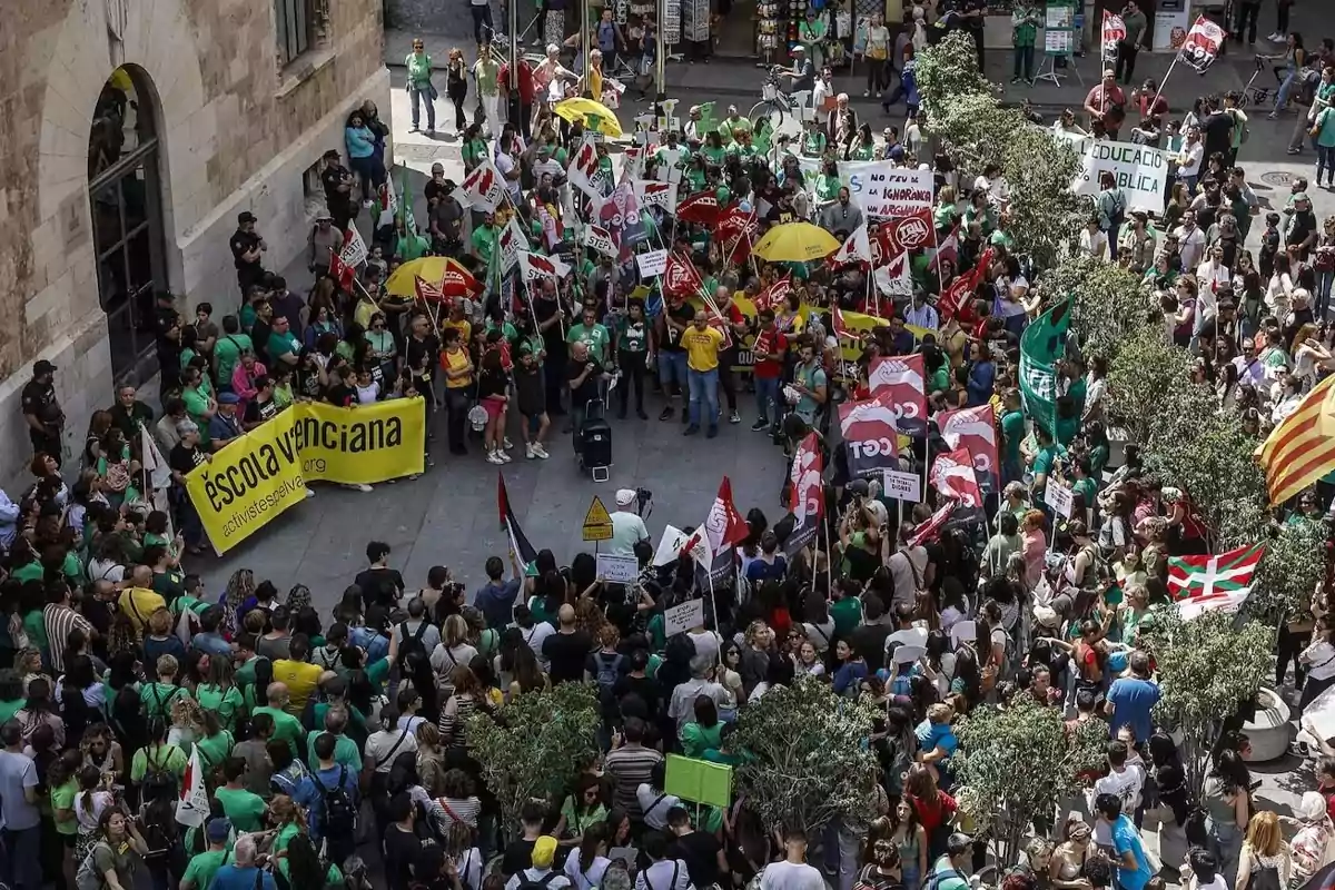 Concentración de Escola Valenciana