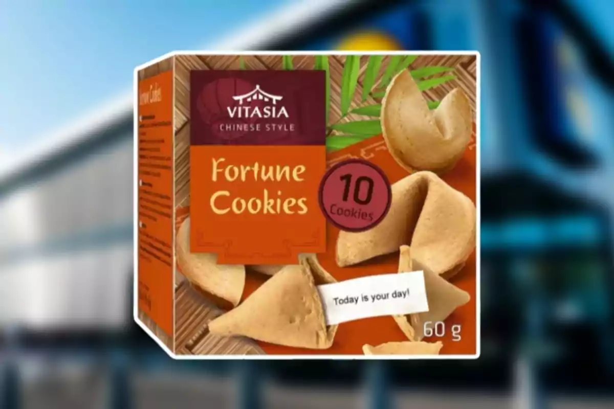 Caja de galletas de la fortuna marca Vitasia con diez unidades y un mensaje visible que dice Today is your day Caja de galletas de la fortuna marca Vitasia con diez unidades y un mensaje visible que dice Today is your day