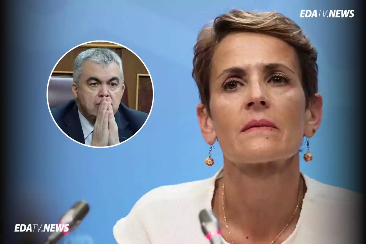 Una mujer de expresión seria frente a un micrófono con la imagen de un hombre pensativo en un círculo sobre un fondo azul