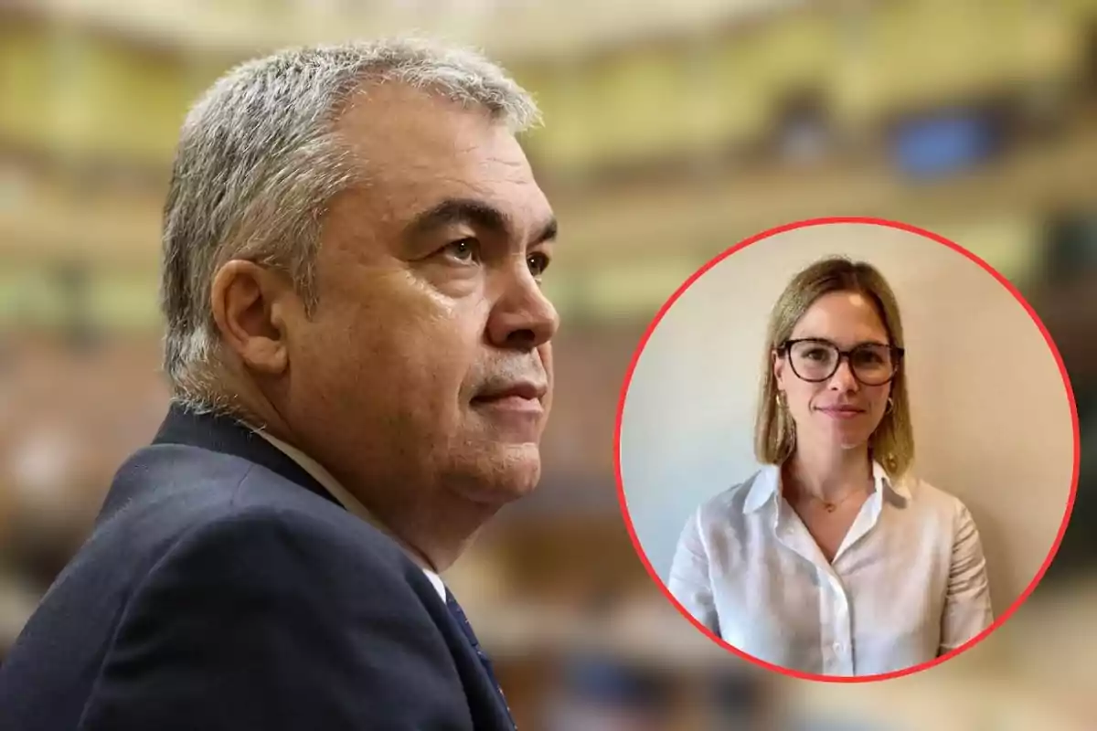 Hombre de cabello canoso en primer plano con expresión seria y una mujer rubia con gafas dentro de un círculo rojo en la esquina derecha sobre un fondo desenfocado
