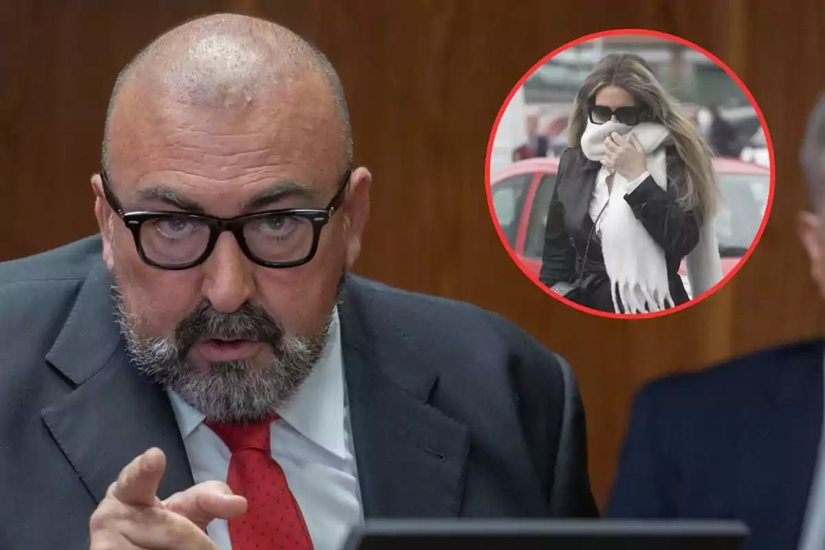 Hombre calvo con barba y gafas señalando hacia el frente, viste traje oscuro y corbata roja, al fondo aparece un círculo con la imagen de una mujer con bufanda blanca cubriéndose la boca y usando gafas de sol.