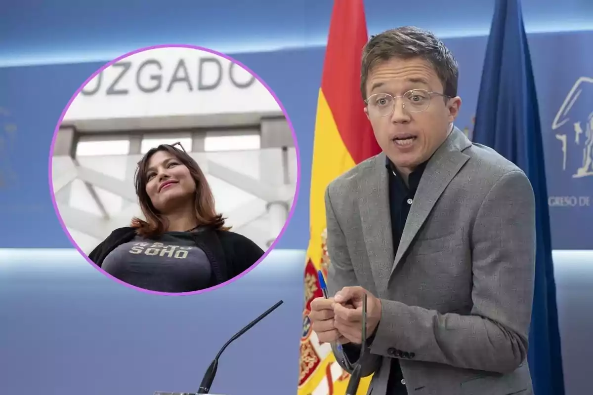 Un hombre con gafas y saco gris habla frente a micrófonos con banderas de España al fondo y un círculo muestra a una mujer sonriendo frente a un edificio con la palabra juzgado.