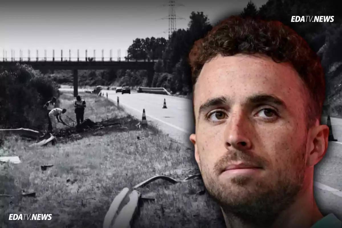Un hombre con expresión seria en primer plano y al fondo una carretera con un accidente atendido por varias personas
