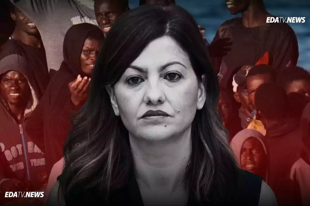 Mujer de expresión seria en primer plano con un grupo de personas al fondo y un filtro rojizo sobre la imagen