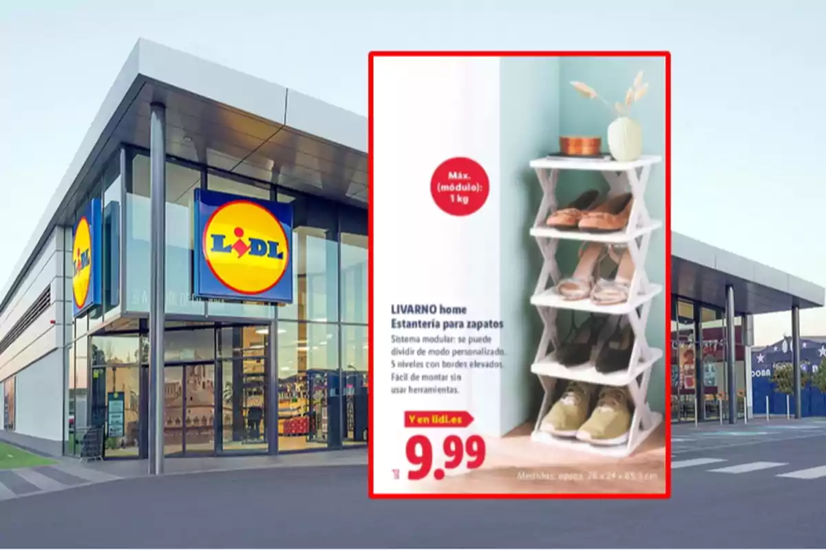 Tienda Lidl con un anuncio de una estantería para zapatos de cinco niveles a un precio de 9,99 euros Tienda Lidl con un anuncio de una estantería para zapatos de cinco niveles a un precio de 9,99 euros