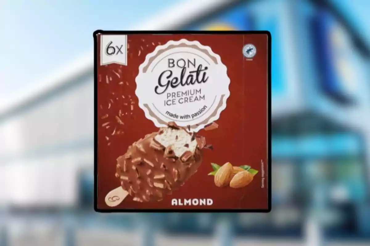 Caja de helados Bon Gelati sabor almendra con imagen de paleta cubierta de chocolate y almendras junto a dos almendras enteras Caja de helados Bon Gelati sabor almendra con imagen de paleta cubierta de chocolate y almendras junto a dos almendras enteras