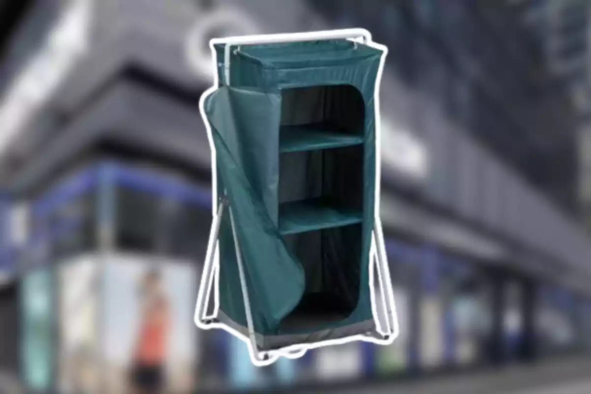 Mueble organizador portátil de tela color verde con estructura metálica y tres repisas Mueble organizador portátil de tela color verde con estructura metálica y tres repisas