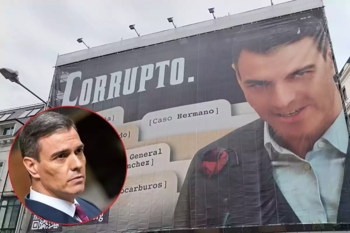 Un cartel gigante en la fachada de un edificio muestra la palabra "Corrupto" junto a la imagen de un hombre con expresión seria, mientras en la esquina inferior izquierda aparece un recuadro con la foto de la misma persona en actitud formal.