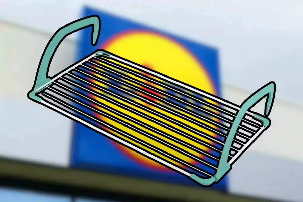 Dibujo de una repisa metálica con ganchos sobre un fondo desenfocado de un logotipo de supermercado. Dibujo de una repisa metálica con ganchos sobre un fondo desenfocado de un logotipo de supermercado.