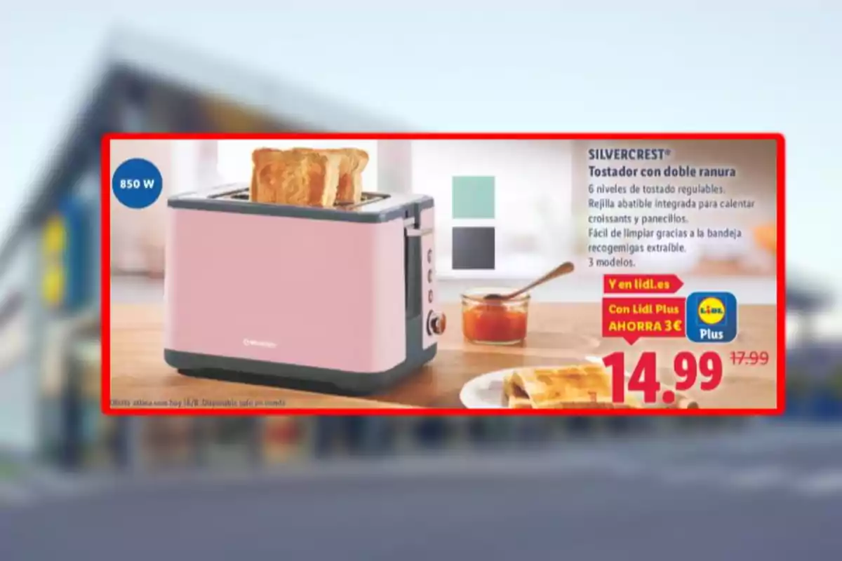 Tostadora rosa de doble ranura con dos rebanadas de pan tostado, un frasco de mermelada y un plato con tostadas sobre una mesa, oferta de 14,99 euros en Lidl Tostadora rosa de doble ranura con dos rebanadas de pan tostado, un frasco de mermelada y un plato con tostadas sobre una mesa, oferta de 14,99 euros en Lidl