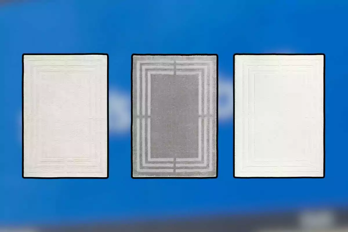 Tres tapetes rectangulares con borde negro sobre un fondo azul Tres tapetes rectangulares con borde negro sobre un fondo azul
