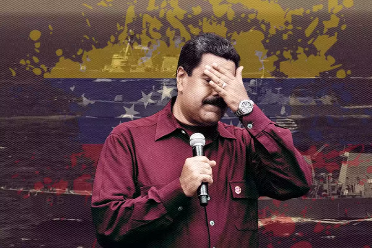 Hombre con camisa roja sosteniendo un micrófono y cubriéndose el rostro con la mano frente a una bandera de Venezuela estilizada de fondo