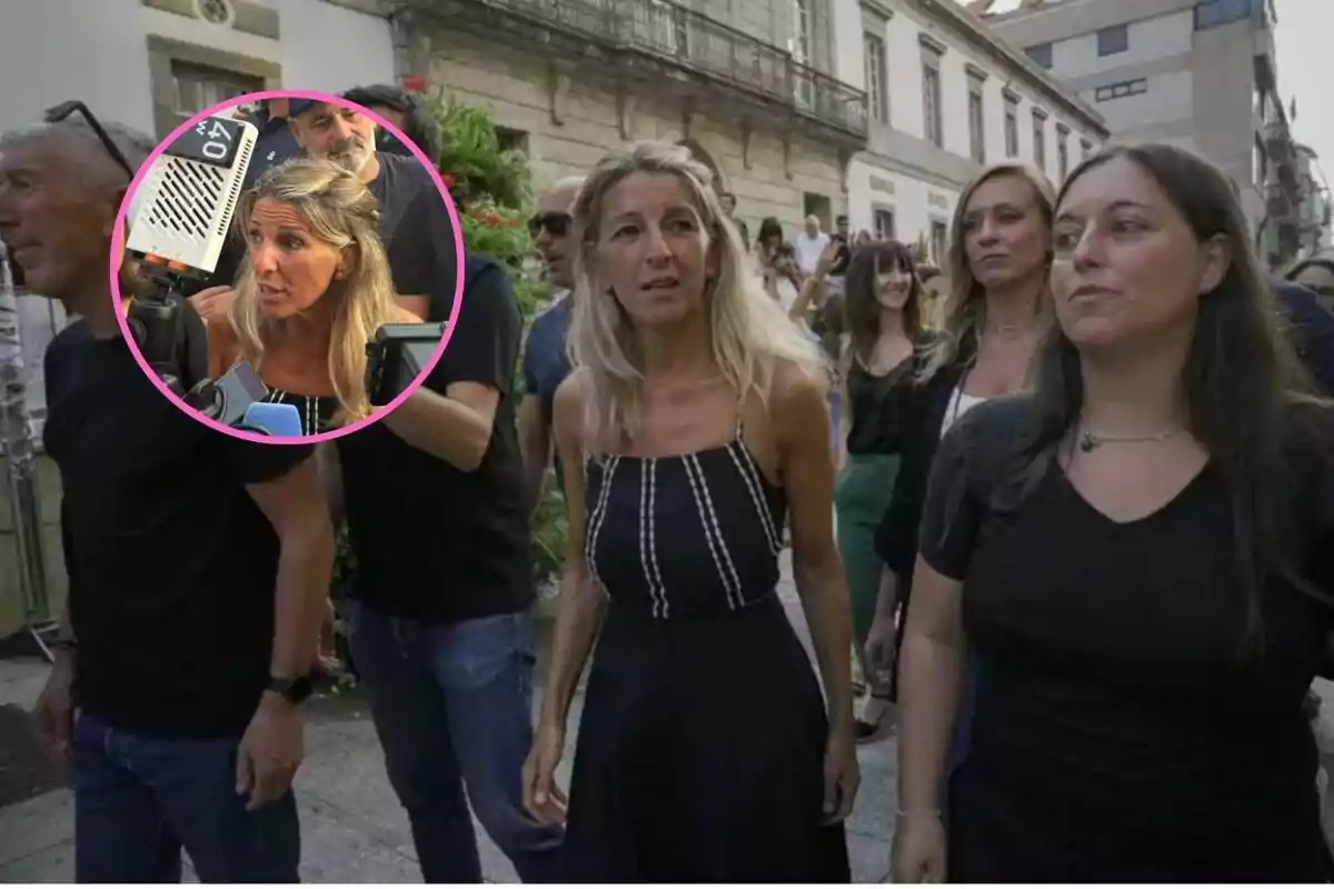 Un grupo de personas camina por una calle mientras una mujer rubia destaca en el centro y en la esquina superior izquierda hay un círculo con un acercamiento de la misma mujer hablando con la prensa.