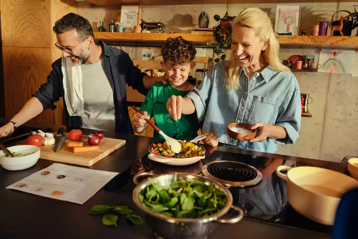 Cenas en peligro de extinción: HelloFresh anima a recuperar el hábito en 21 días