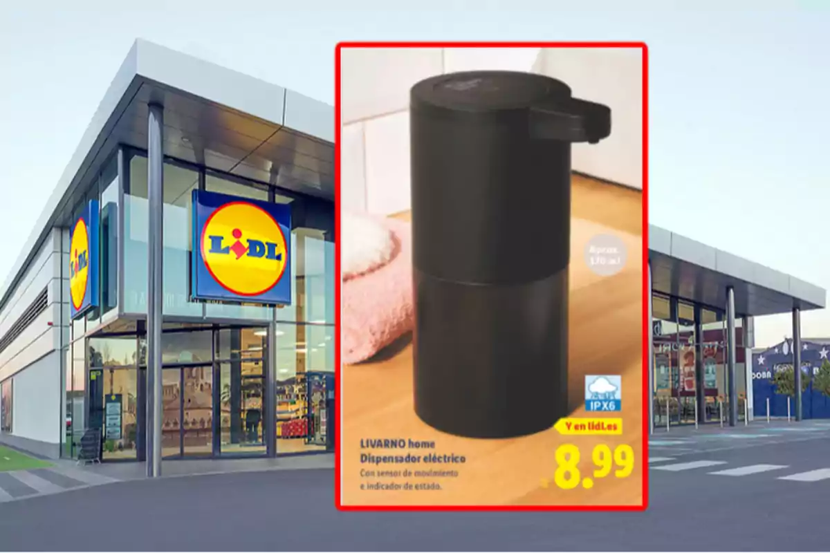 Fachada de una tienda Lidl con un anuncio de un dispensador eléctrico negro de la marca Livarno home en primer plano y precio de 8,99 euros Fachada de una tienda Lidl con un anuncio de un dispensador eléctrico negro de la marca Livarno home en primer plano y precio de 8,99 euros