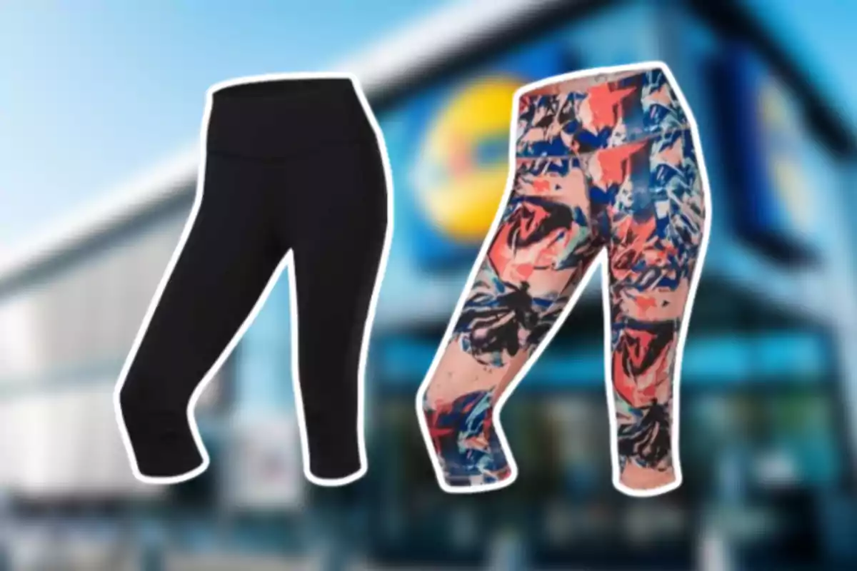 Dos leggings deportivos uno negro y otro con estampado colorido frente a una tienda desenfocada