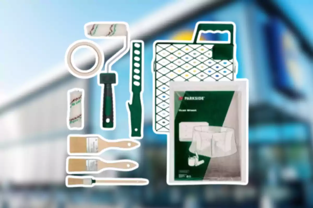 Kit de herramientas para pintar que incluye brochas, rodillos, cinta adhesiva, rejilla, espátula y funda protectora sobre un fondo desenfocado de una tienda. Kit de herramientas para pintar que incluye brochas, rodillos, cinta adhesiva, rejilla, espátula y funda protectora sobre un fondo desenfocado de una tienda.