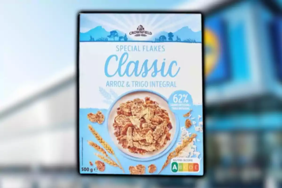 Caja de cereal Crownfield Special Flakes Classic de arroz y trigo integral con un tazón de cereal en la portada y espigas de trigo decorativas