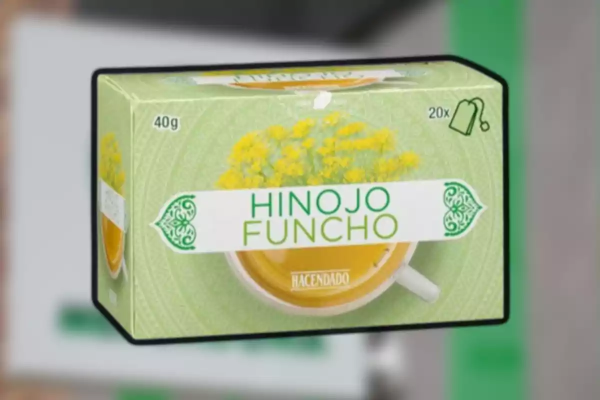 Caja de infusión de hinojo marca Hacendado con diseño verde y flores amarillas