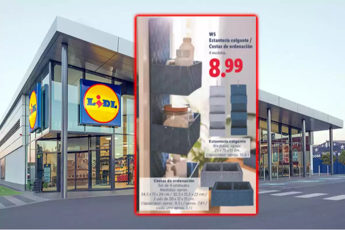 Fachada de una tienda Lidl con un cartel promocional de estanterías colgantes y cestas de ordenación por 8,99 euros