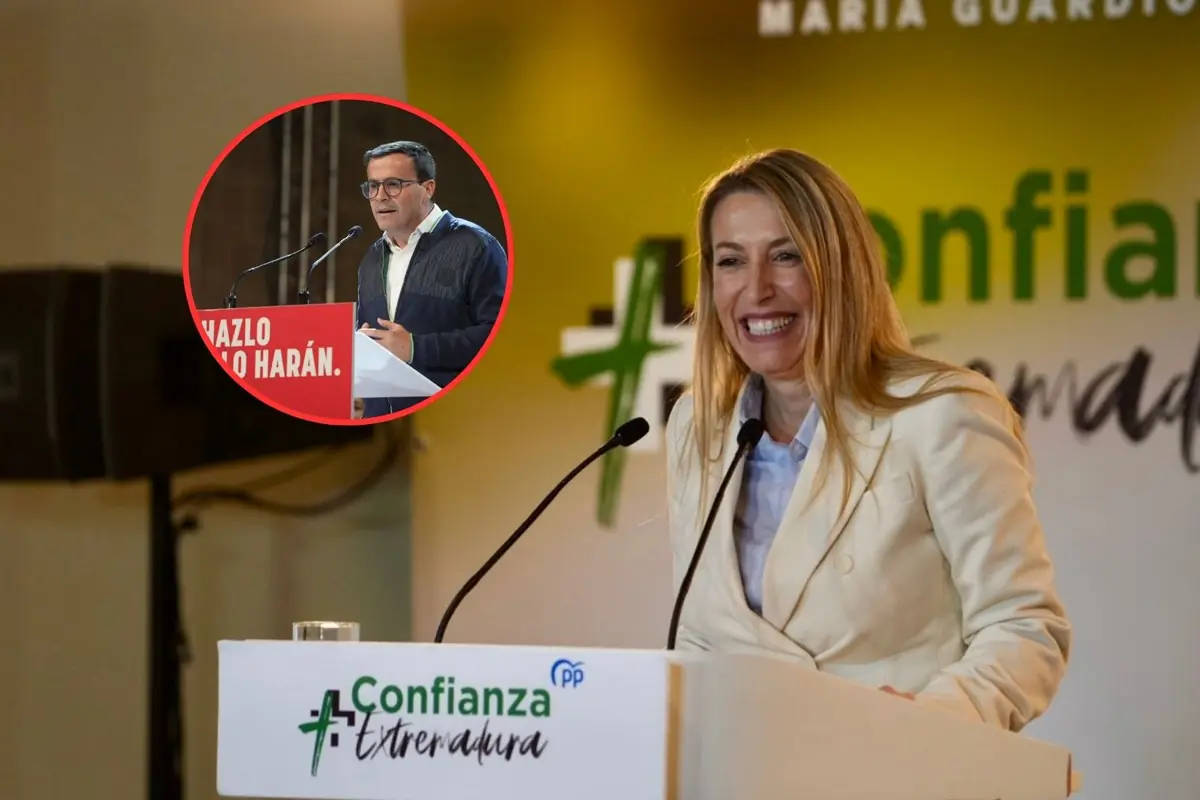 Una mujer sonriente da un discurso en un atril con el texto Confianza Extremadura mientras en la esquina superior izquierda aparece un recuadro con la imagen de un hombre hablando en otro podio