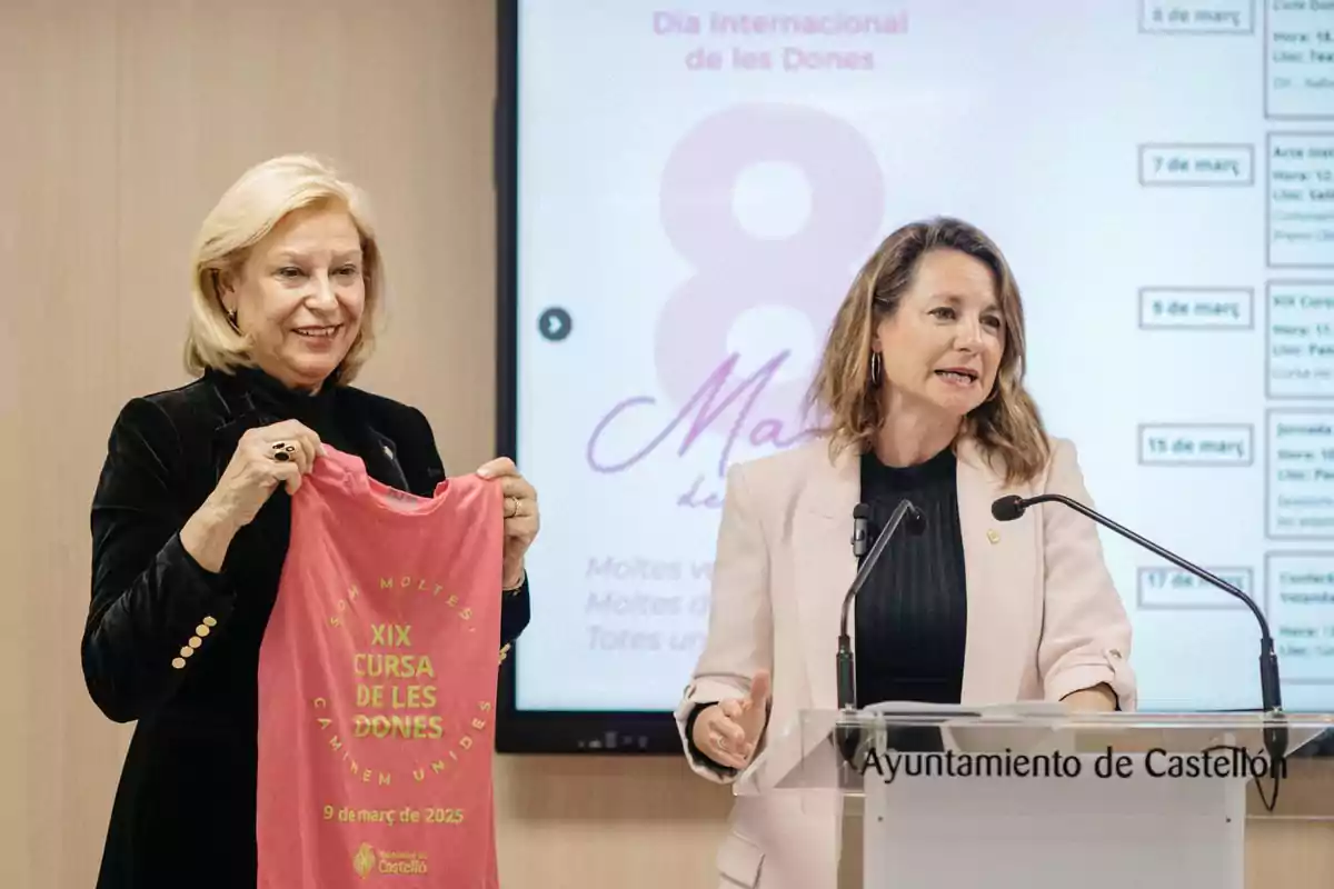 La alcaldesa de Castellón y concejala de Igualdad, Begoña Carrasco, presentando la programación con motivo del Día Internacional de la Mujer