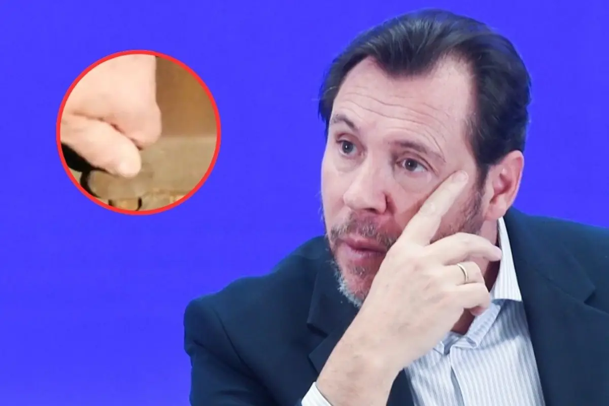 Hombre de traje pensativo frente a fondo azul con un recuadro circular que muestra un acercamiento de una mano girando una perilla