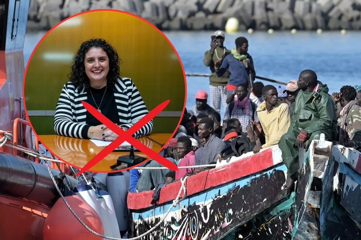 Montaje con una mujer sonriente sentada ante un micrófono dentro de un círculo rojo tachado sobre la imagen de una embarcación abarrotada de personas migrantes en el mar