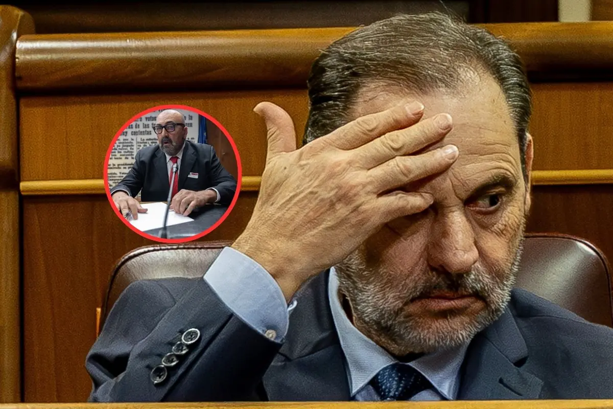 Hombre de traje en un escaño parlamentario se cubre parte del rostro con la mano mientras en un círculo superpuesto aparece otro hombre con gafas y corbata roja sentado ante unos documentos