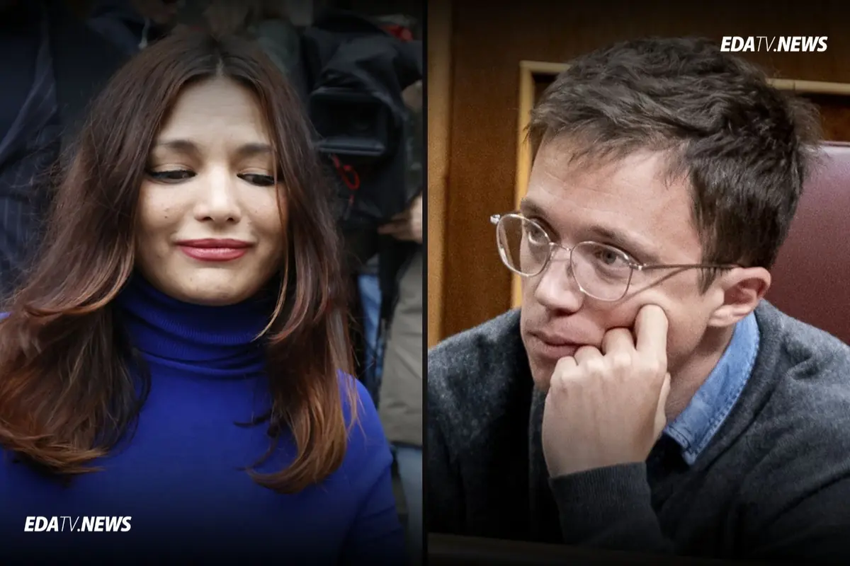 Un grupo de personas vestidas formalmente en un evento.