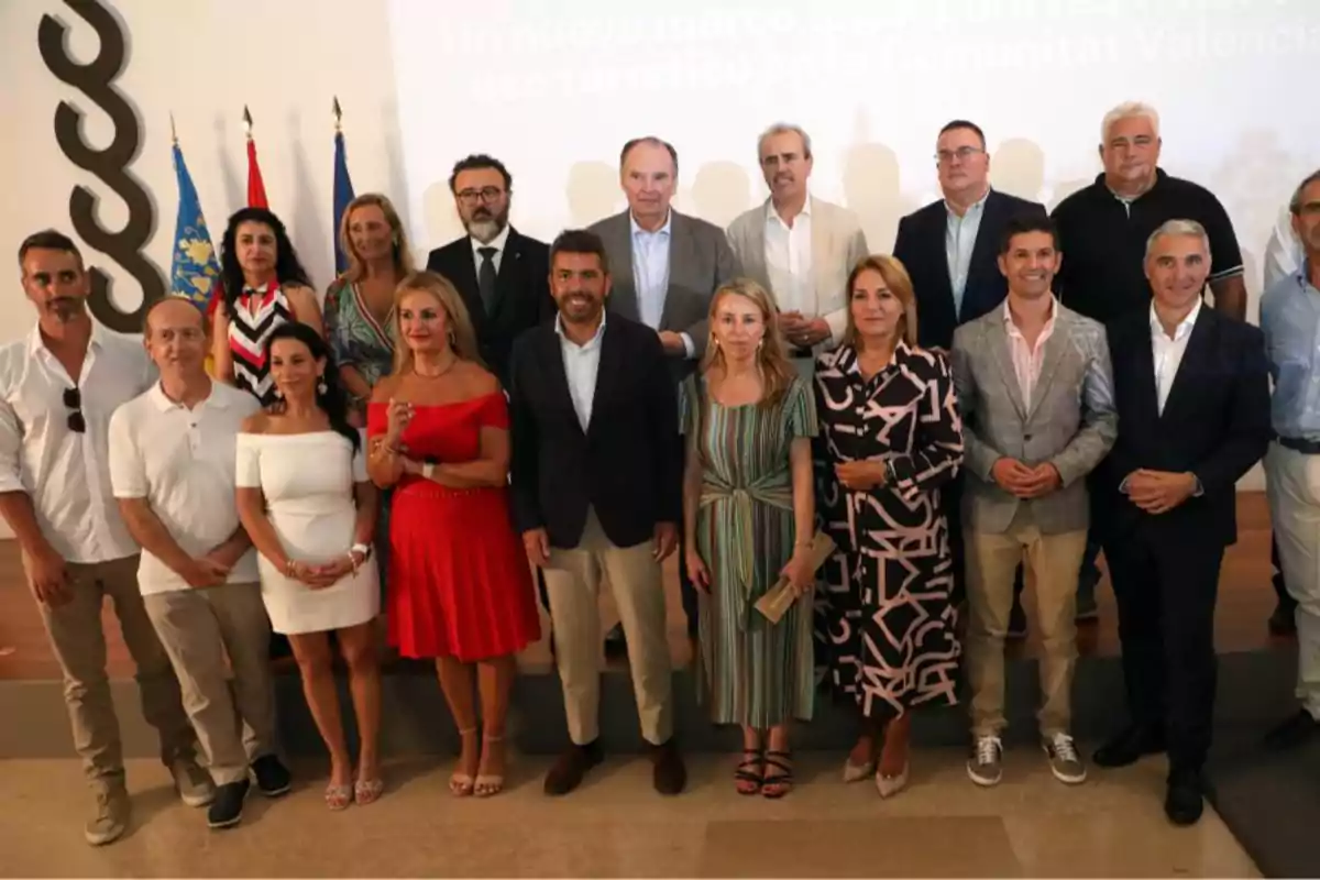 El president de la Generalitat, Carlos Mazón en la presentación del Decreto