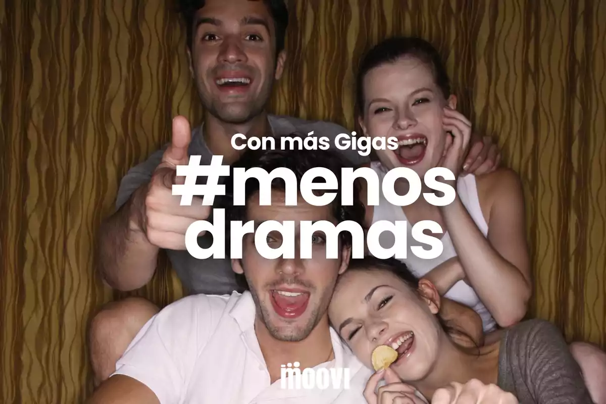 Un grupo de personas sonrientes disfrutando mientras una de ellas sostiene una papa frita, con el texto "Con más Gigas #menosdramas" y el logo de moovi.