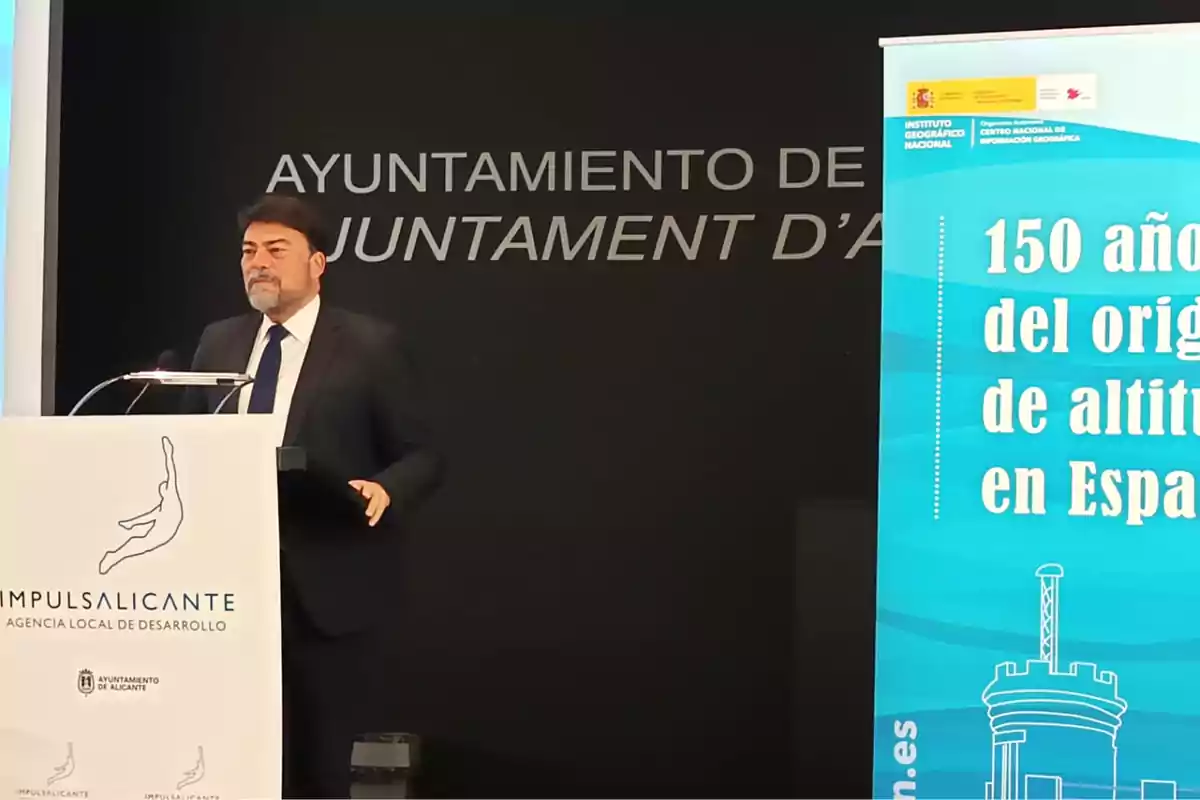 luis Barcala durante la celebración de los 150 años del origen de altitudes en España