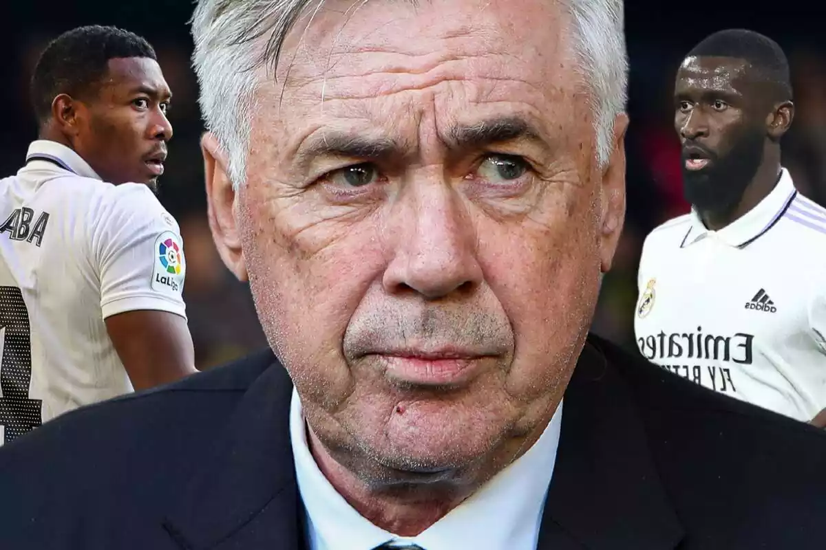 Carlo Ancelotti en primer plano con David Alaba y Antonio Rüdiger a los costados