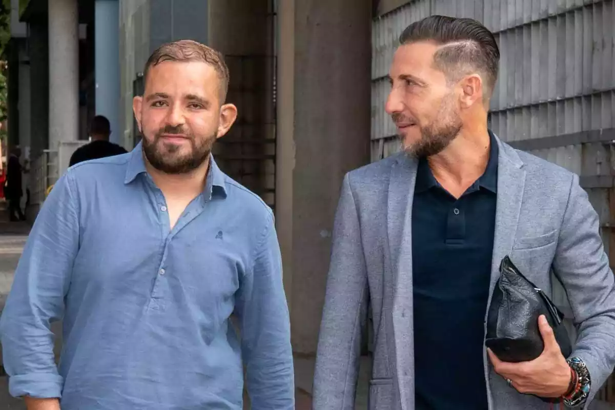 Antonio David Flores llegando al juzgado de lo Penal de Madrid junto a su hijo David Flores Carrasco para el juicio contra Rocío Carrasco por un presunto delito de “abandono de familia”, a 28 de junio de 2023, en Madrid