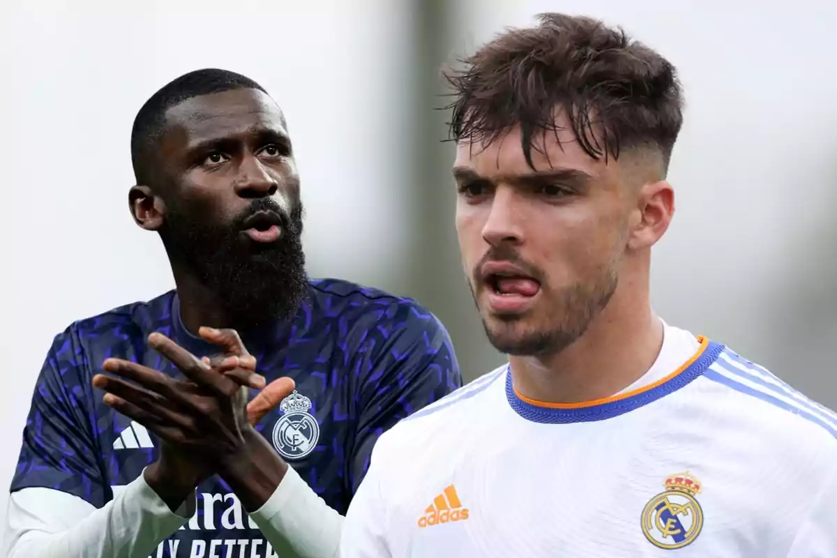 Dos jugadores de fútbol del Real Madrid, uno con uniforme de entrenamiento azul y otro con camiseta blanca del equipo, en un campo de juego.