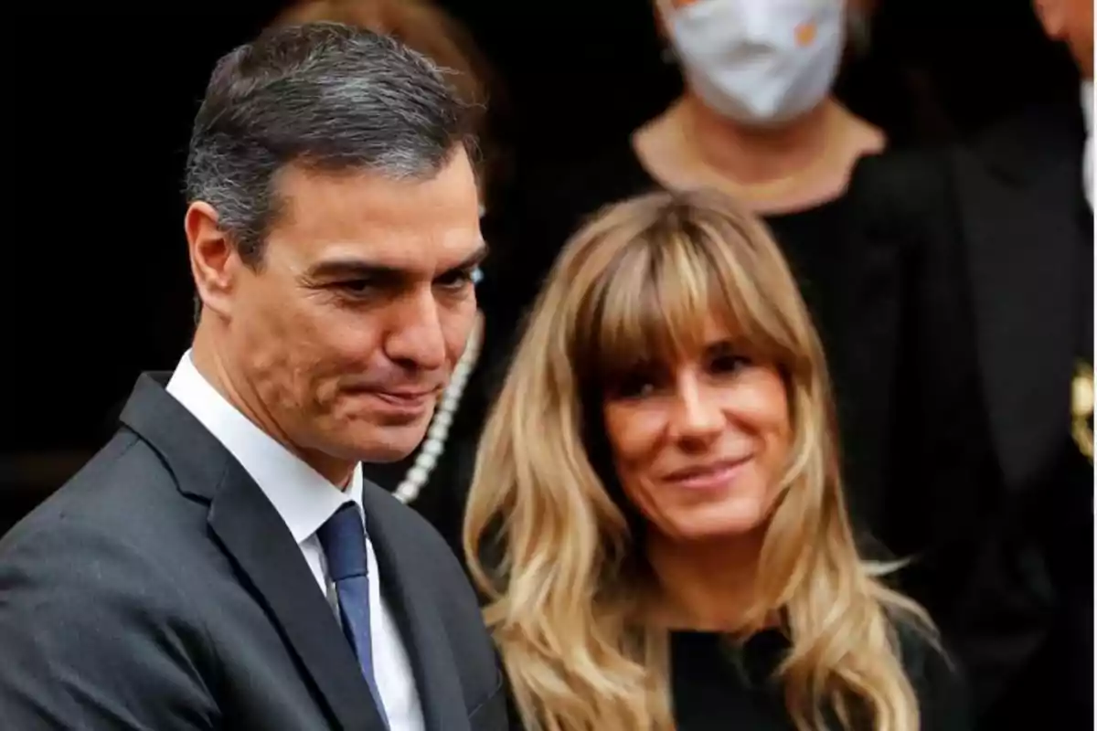 Pedro Sánchez y Begoña Gómez sonrientes