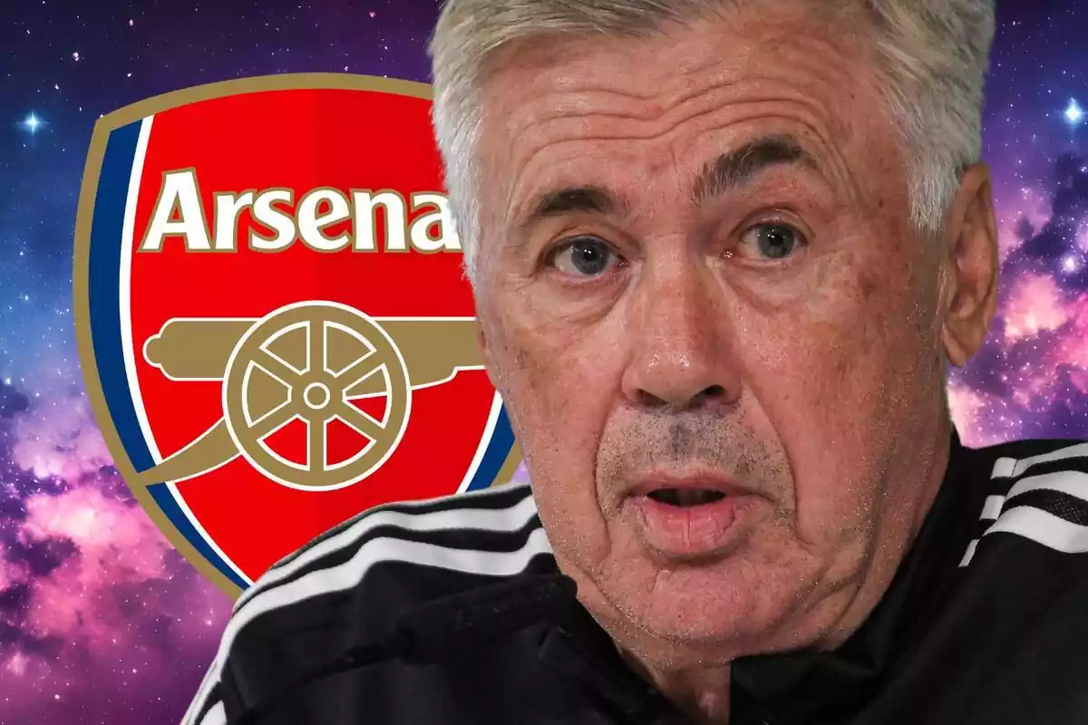 Carlo Ancelotti con cara de susto y el escudo del Arsenal al fondo