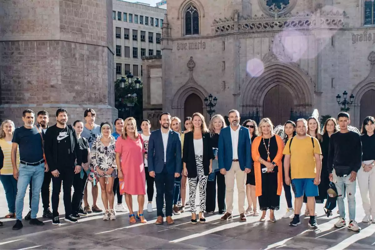 Begoña Carrasco con la nueva brigada antipintadas