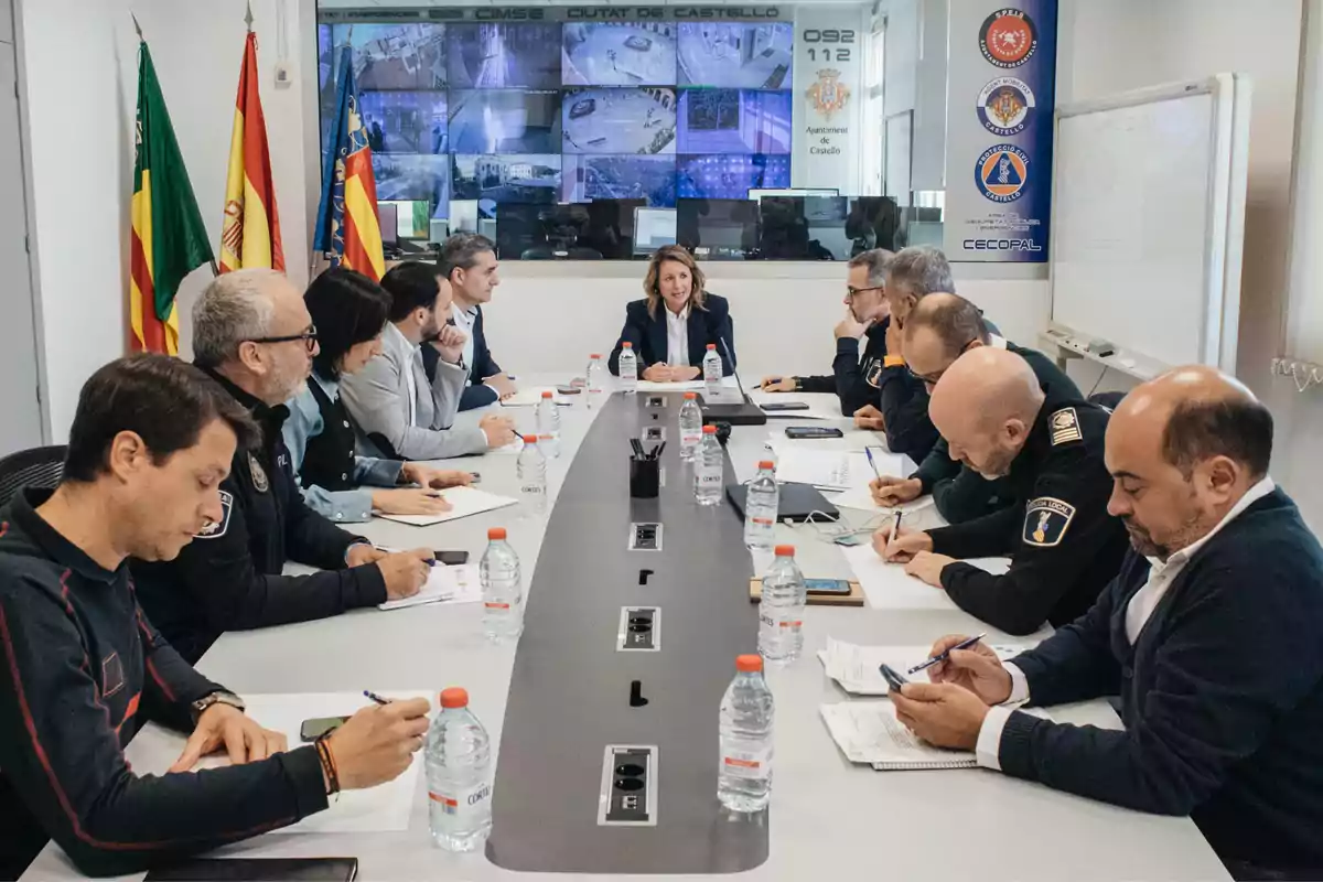 La alcaldesa de Castellón, Begoña Carrasco, presidiendo la reunión del CECOPAL