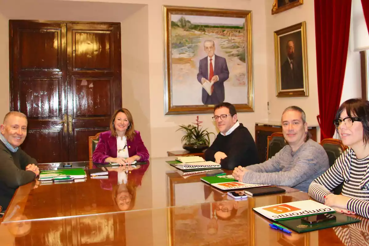 Begoña Carrasco, alcaldesa de Castellón, durante la reunión