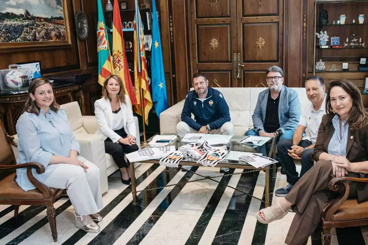 Begoña Carrasco, alcaldesa de Castellón, durante la reunión