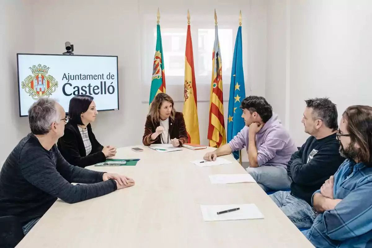 Begoña Carrasco, alcaldesa de Castellón, durante la reunión