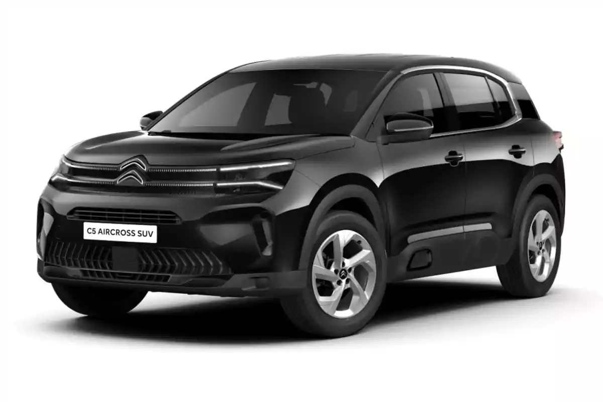 SUV Citroën C5 Aircross de color negro visto de frente y de lado.