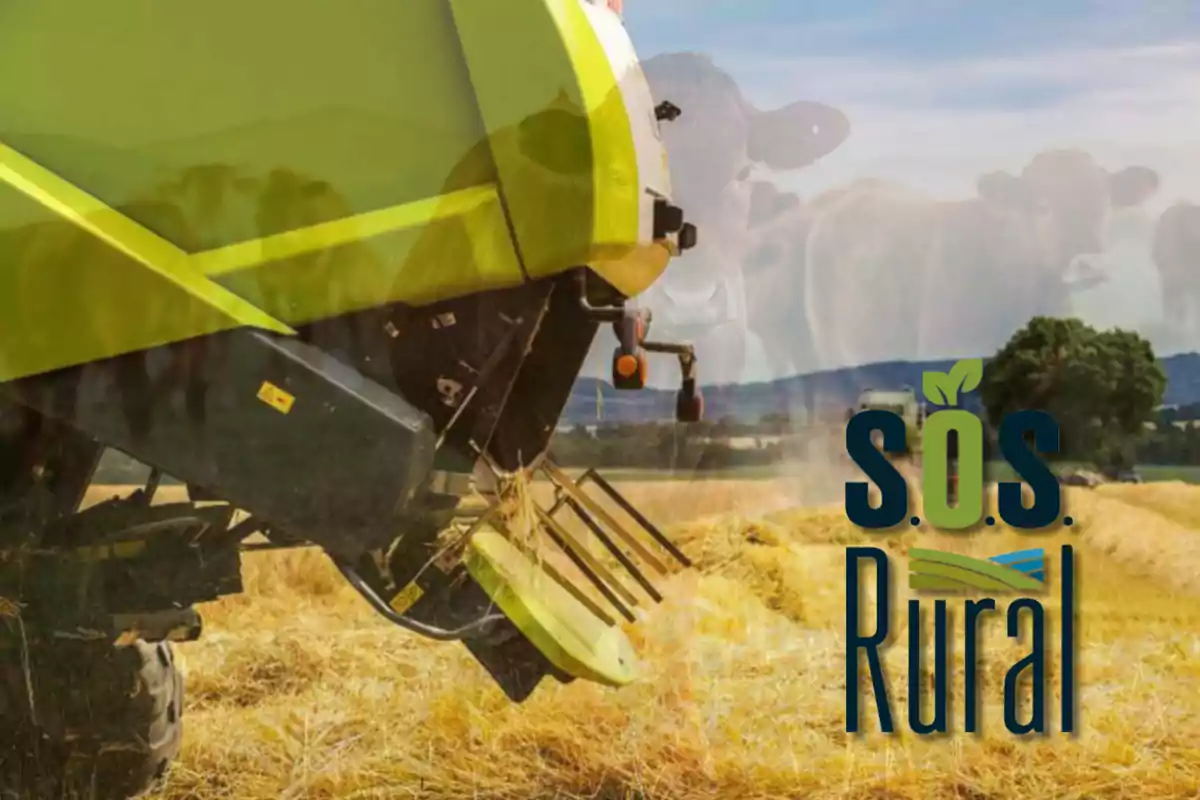 Máquina agrícola trabajando en un campo de heno con el logo de S.O.S. Rural superpuesto.